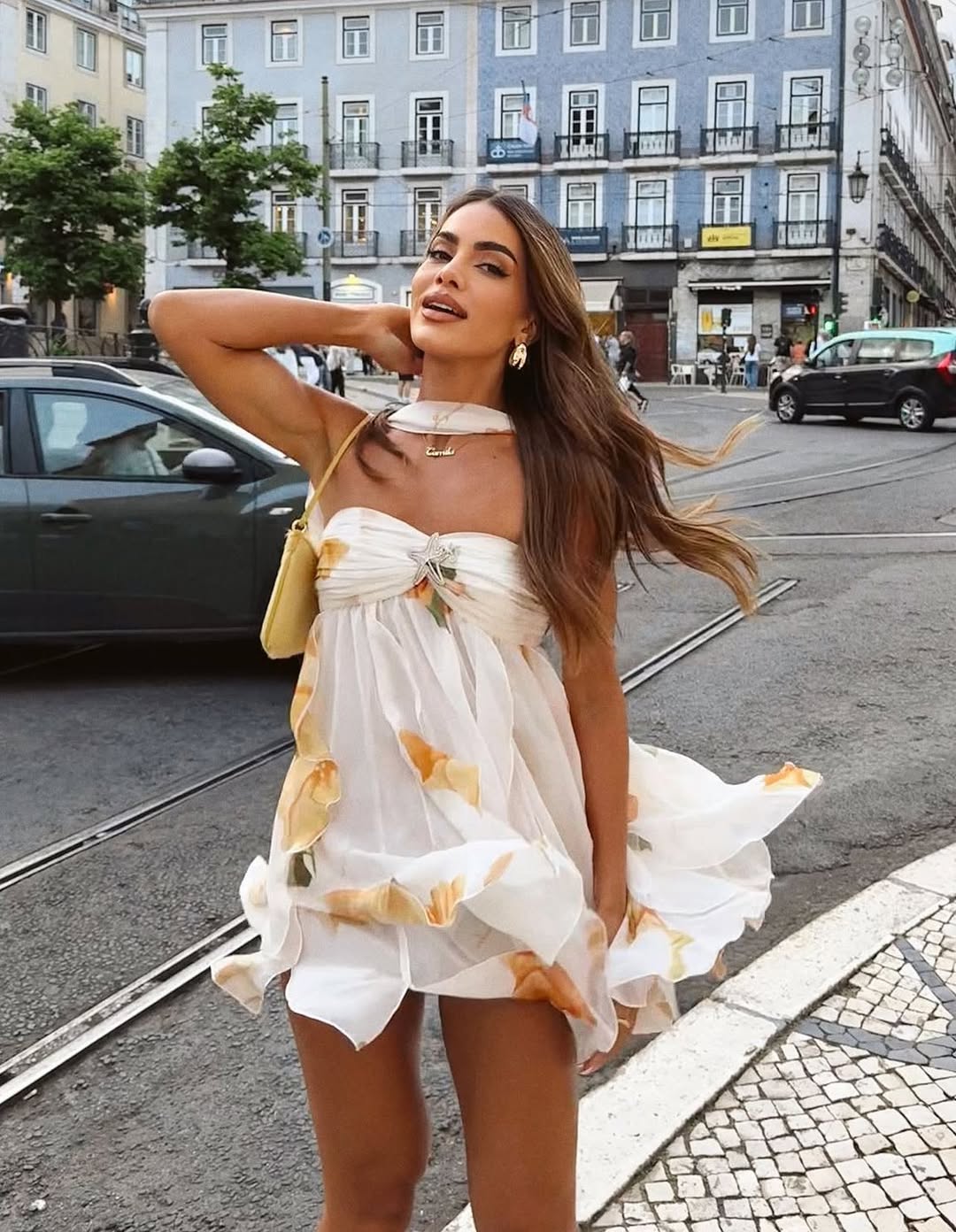 Vestido Mini Floral com Babados